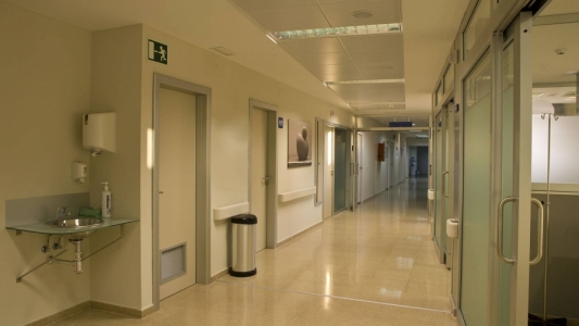 Защита стен в медицинской организации